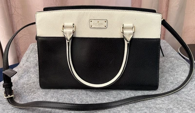 Bolso Bandolera Kate Spade NY Grove Street Caley Cuero Negro Blanco Foto 1 de 4