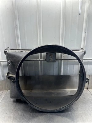 1988-1994 Chevy Chevrolet C1500 Truck K1500 C2500 GMC Fan Shrouds Upper & Lower - Image 1 of 4