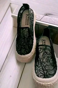 Damen Sneaker / Halbschuhe Gr. 38 mit Strass u. Spitze NEU ❣️superschön! ❣️ - Bild 1 von 7