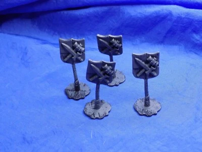 BATTLEGROUND CROSSBOWS & CATAPULTS Game KNIGHT FLAGS x4 Replacement Pieces - Image 1 of 3