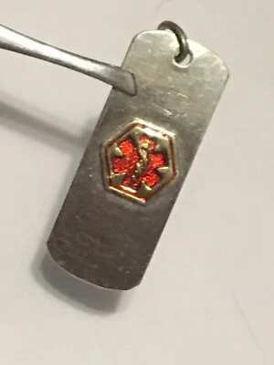 Dije de etiqueta de perro de identificación de alerta médica acero inoxidable/esmalte 1,5" L Foto 1 de 4