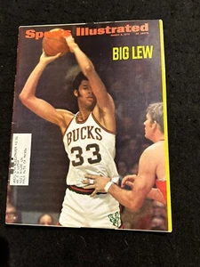 1970 Sports Illustrated Big Lew Alcindor Kareem Abdul-Jabbar Milwaukee Bucks NBA - Picture 1 of 2