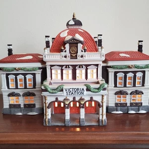 Department 56 Heritage Village "Victoria Station" 5574-3 Rare Dickens Series - Picture 1 of 9