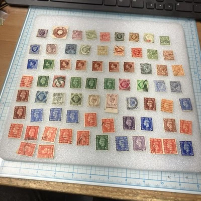 70 Б/У гашеных антикварных королевских марок Великобритании, 1848–1948 гг.; ВЫГОДНАЯ СДЕЛКА — СМОТРИТЕ - Изображение 1 из 4