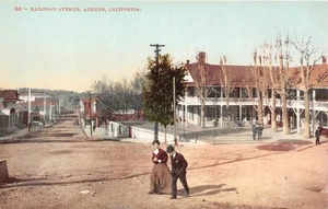 Railroad Avenue AUBURN, CA Straßenszene Placer County um 1910 Vintage Postkarte - Bild 1 von 2