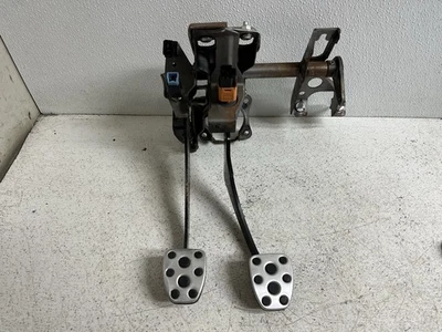 Subaru Impreza WRX 2.0 2015-2017 transmisión manual embrague muelles de pedal de gasolina Foto 1 de 4