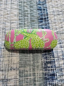 Lilly Pulitzer Eyeglass Case Pink Green Giraffes Clamshell Style - Picture 1 of 4