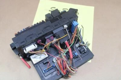 E500      2003 Fuse Box Engine 1200459 - Image 1 of 4