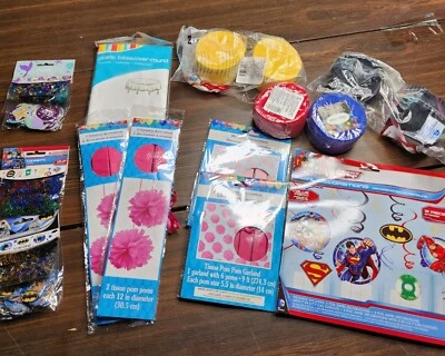 Batman Birthday Party Decorations 13 Items Streamers Confetti Hanging Swirls - Image 1 of 2