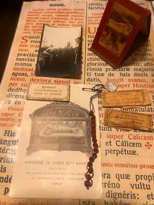 Lote RELIQUIAS RARAS Nuestra Señora María Niño: de Frailes Capuchinos del Padre Pío - Años 70 - Imagen 1 de 12