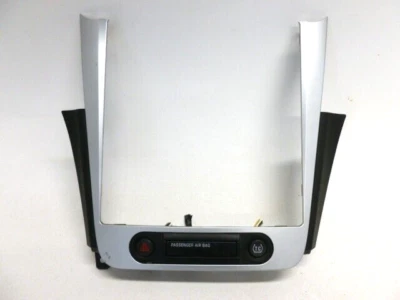 Borde de radio para tablero Chevrolet Malibu plateado/negro cromo 08-12 OEM Foto 1 de 4