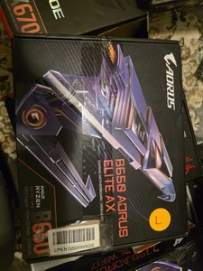 Placa madre para juegos Gigabyte Aorus B650 Aorus Etlite AX AM5 DDR5 - Imagen 1 de 4