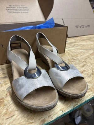 Women’s Reiker FANNI H6 Metallic gold-Size 41 /US 10 Wedge Shoes - Image 1 of 4