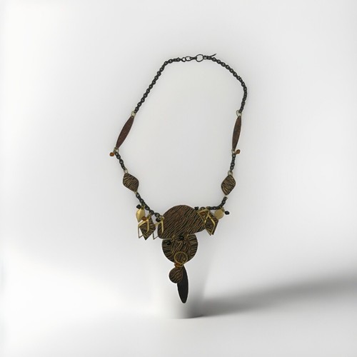 VETEMENTS Divertente collana rustica in terra