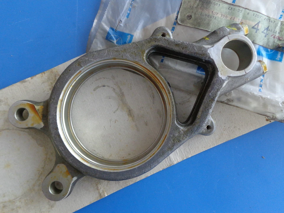 Suporte de pinça de disco de freio traseiro Mercedes Benz W116 450SE 450SEL 6.9 - Imagem 1 de 4