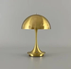 Louis Poulsen Reproduct Panthella tragbare USB Typ-C goldene Tischlampe aus Japan - Bild 1 von 5