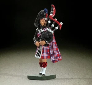 BRITAINS BRITISH CEREMONIAL 41072 BRITISH SCOTS GUARD PIPER - Picture 1 of 2