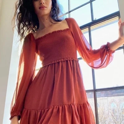 Nuevo con etiquetas Mini Vestido Aritzia Tempest Rojo Carmín Talla Pequeña Foto 1 de 4