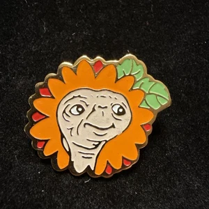 Vintage E T The Movie Metal PIN Universal City Studios Park 1982 (Lot# 536) - Picture 1 of 5