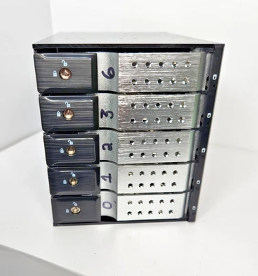 iStarUSA BPN-DE350HD-Silver Trayless 3 x 5.25" to 5 x 3.5" HDD Hot-swap - Image 1 of 4
