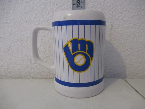 Milwaukee Brewers vintage ceramic "pinstripe" Mug GREAT CONDITION!! Cover