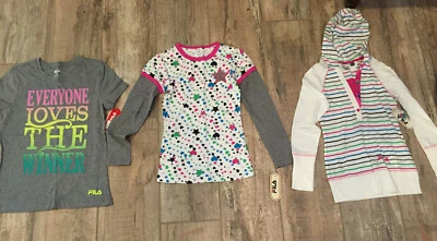 NUEVO CON ETIQUETAS Niñas Fila Hearts Rayas Estrellas Top Camisa XS 7 o L 14 Manga Corta Larga Foto 1 de 2