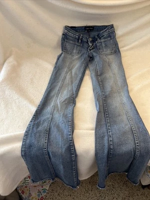 Pantalones de mezclilla elásticos Almost Famous para mujer boho botón mosca pierna ancha talla 0 Foto 1 de 4