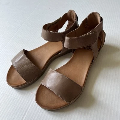 Miz Mooz 7.5/8/38 Womens Tan BeigeLeather Ankle Strap Shoe Sandals VERY GOOD - Image 1 of 4