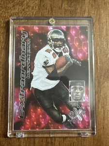 Warrick Dunn 1999 Skybox E-X Century E-Xtraordinary #8 Tampa Bay Buccaneers - Picture 1 of 2