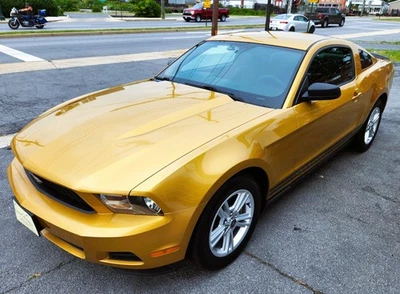 2010 Ford Mustang  - Изображение 1 из 4