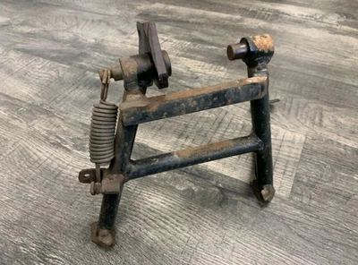 Soporte central SW Motech para Suzuki DL650 V-STROM ABS 2011-2021 negro Foto 1 de 4