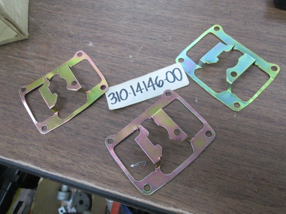 Placas de carburador NOS Yamaha 1974 YZ250 YZ360 MX250 MX360 310-14146-00 QTY3 - Imagem 1 de 1