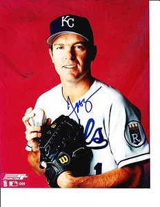 KANSAS CITY ROYALS JEFF MONTGOMERY SIGNED PORTRAIT 8X10 - Picture 1 of 1