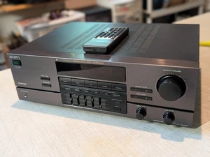 Vintage Sony TA-AV531 Vollverstärker mit Original-Zubehör-Hersteller Fernbedienung RM-U521 Stereo Verstärker - Bild 1 von 10