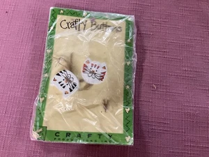 Vintage Crafty Productions Buttons Kitty Faces  Cats  2 Wood Buttons Unused - Picture 1 of 3