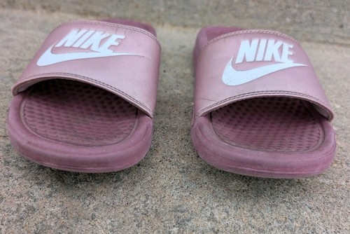 Nike Benassi Just Do It Sandalo Donna Slides Rosa e Bianco Taglia USA 5