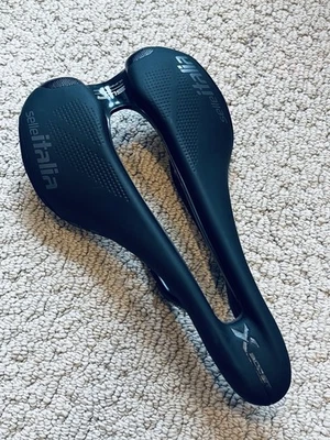 Selle Italia SLR Boost X-Cross TM Superflow L (145 毫米) 马鞍 — 第 1/4 张图片