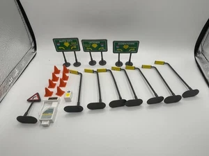 1995 Hot Wheels Auto City Garage Parts Lot of 21 Parts Lamps, Signs, Cones, Gas - Picture 1 of 4