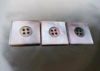 3 schöne außergewöhnliche Knöpfe 20mm Permuttschimmernd Viereckig Quadrat  - Bild 1 von 4