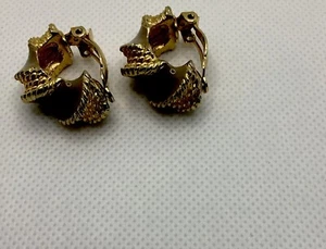 Vintage Gay Boyer Signed Gold Tone And Gray Enamel Clip-On Earrings - Picture 1 of 5