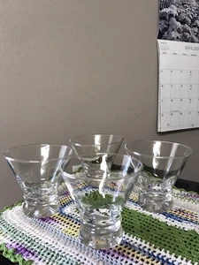 Set Of Four (4) Short Martini Glasses 6 Oz Clear Drink Glasses 3/4” Base 4” - Picture 1 of 5