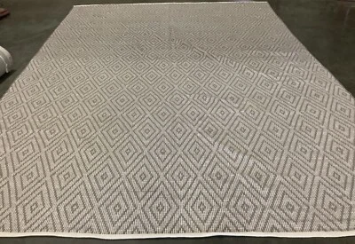 GREY / IVORY 9'-0" x 12'-0" Flaw in Rug, Reduced Price 1172673519 MTK811A-9 - Image 1 of 4