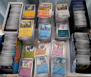 Bulk lot of 100 Pokemon Cards no duplicates. 10 Rares (2 reverse Holo, 8 Holo) - Picture 1 of 3