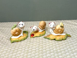 Set of 3 Vintage Anthropomorphic Snails on Leaves Figurines Homco 8902 - Picture 1 of 10