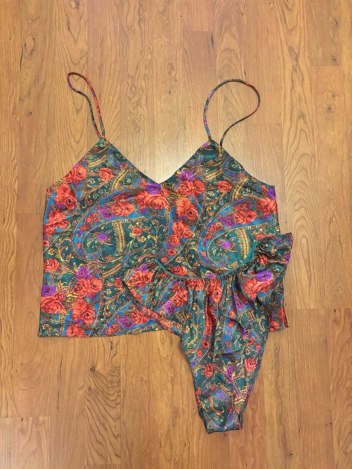 Conjunto Lencería Pijama 2 Piezas Fredrick’s of Hollywood Años 90 Paisley Rosa Talla M De Colección Foto 1 de 4