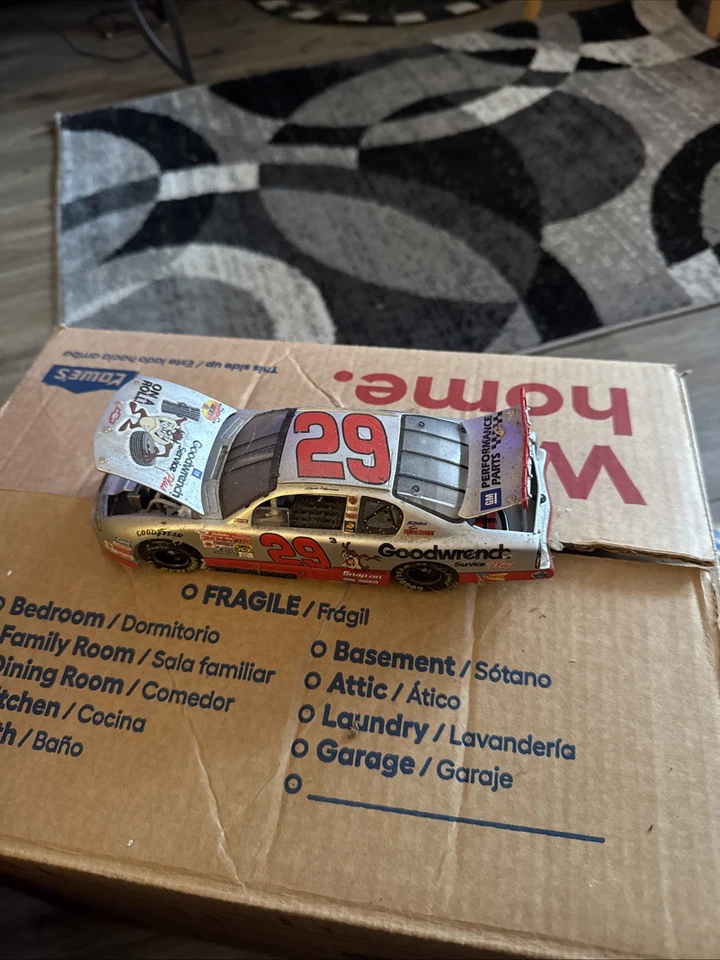2001 Kevin Harvick Tazmanian Devil #29 Goodwrench Monte Carlo 1:24 Stock Car - Image 1 of 1