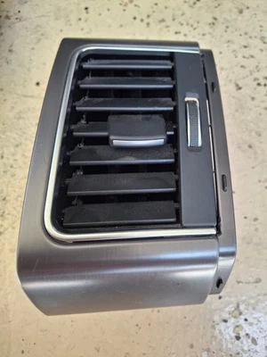 Land Rover Range Rover 2014-2022 tablero deportivo lado del pasajero rejilla de ventilación de aire OEM Foto 1 de 4