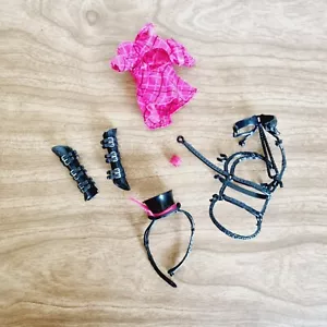 Monster High Doll Avea Trotter Freaky Fusion Accessories Bundle - Picture 1 of 10