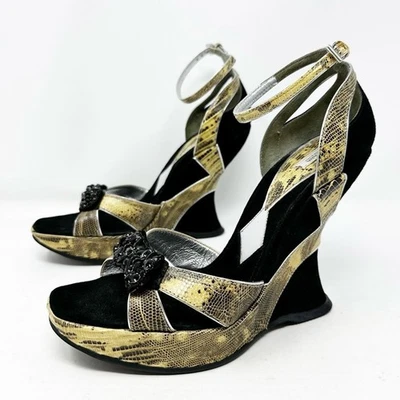 Босоножки Prada винтажные из змеиной кожи черные замшевые с ремешками на танкетке размер 39,5 - Изображение 1 из 4