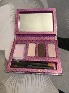 Benefit Peek A Bright Eyes Eye Illuminating Kit - Picture 1 of 3
